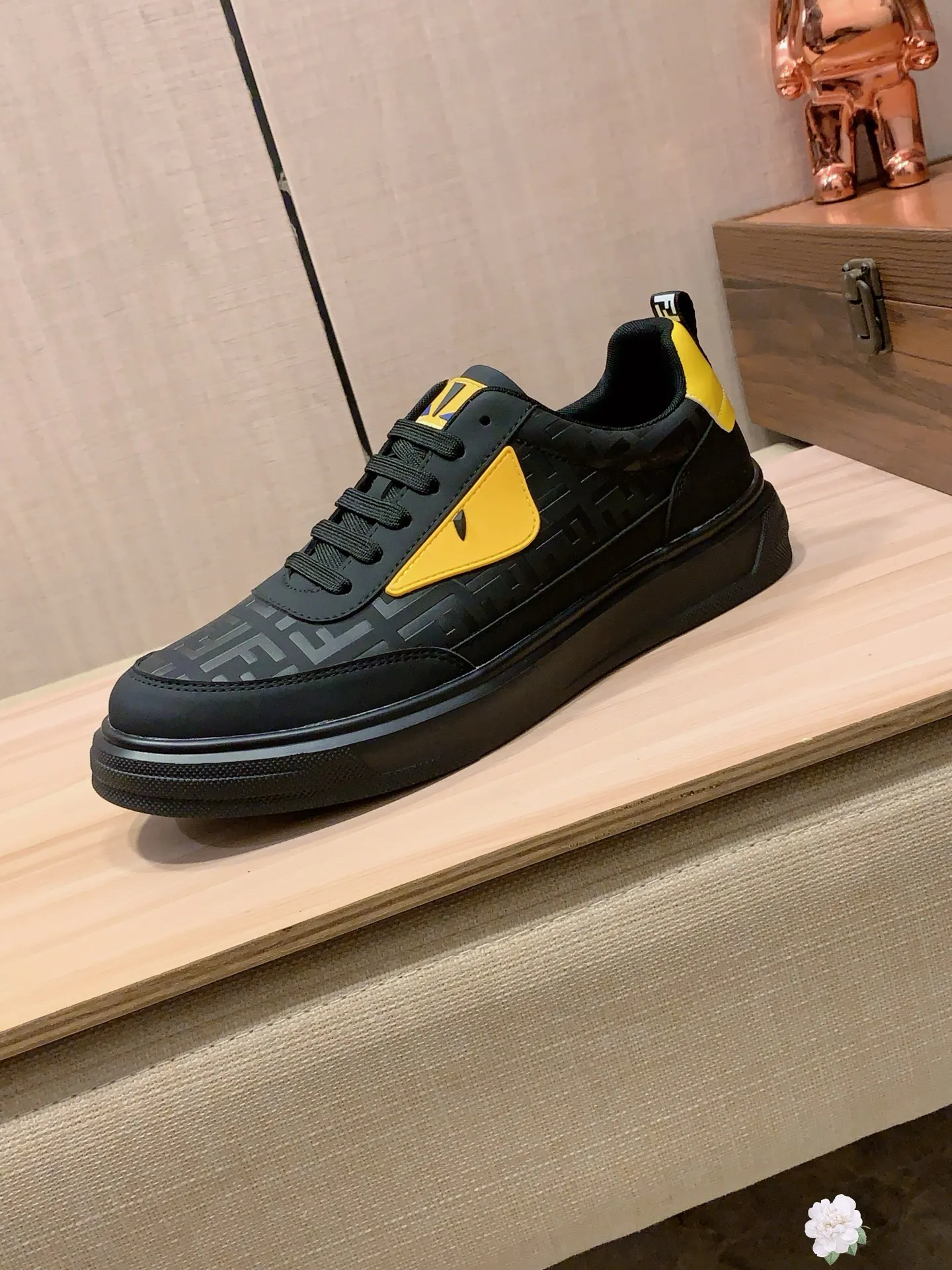 Men's men's shoes💰420💰💰🎩🎩[Lightning][Lightning] "FENDI*" latest • popular casual shoes, top brand [seduce] luxury ~ purchasing agency, top ~ quality. [Strong] The upper is made of imported breathable cowhide with fabric material ➕ Breathable sheepskin feet (•) and fine workmanship. The original stylish and stylish soft rubber wear-resistant and non-slip outsole is light and comfortable on the feet. The real thing looks better when photographed in person. 111: code: 38-44, 3️⃣ colors selected